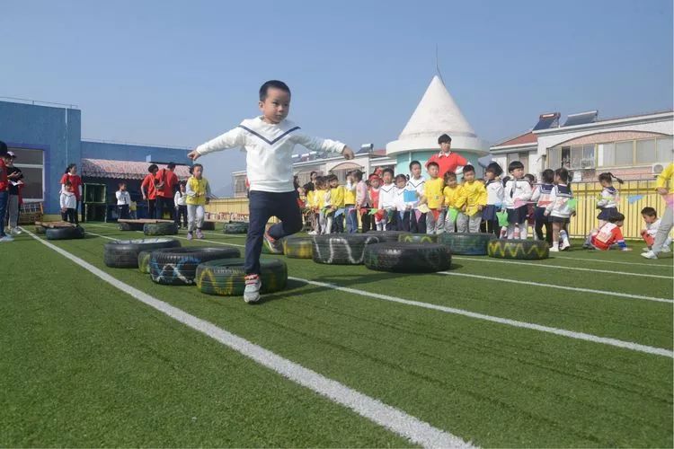 大班如何提高幼儿运动兴趣(震惊！这种球跟随你走竟然能让孩子变聪明！)