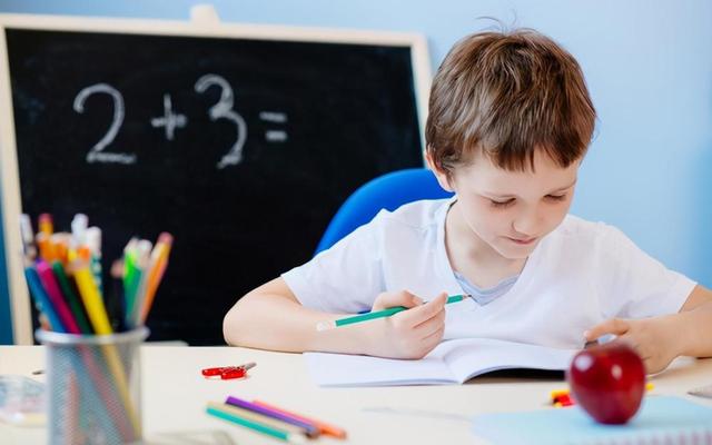 怎么教孩子学数学六岁(教你10步，让孩子轻松通关小学数学！)