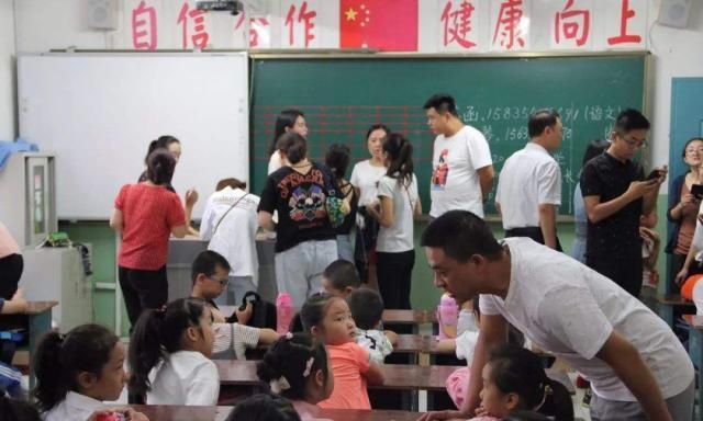 学习态度和成绩哪个好(孩子学习的关键：为何成绩不如游戏？)