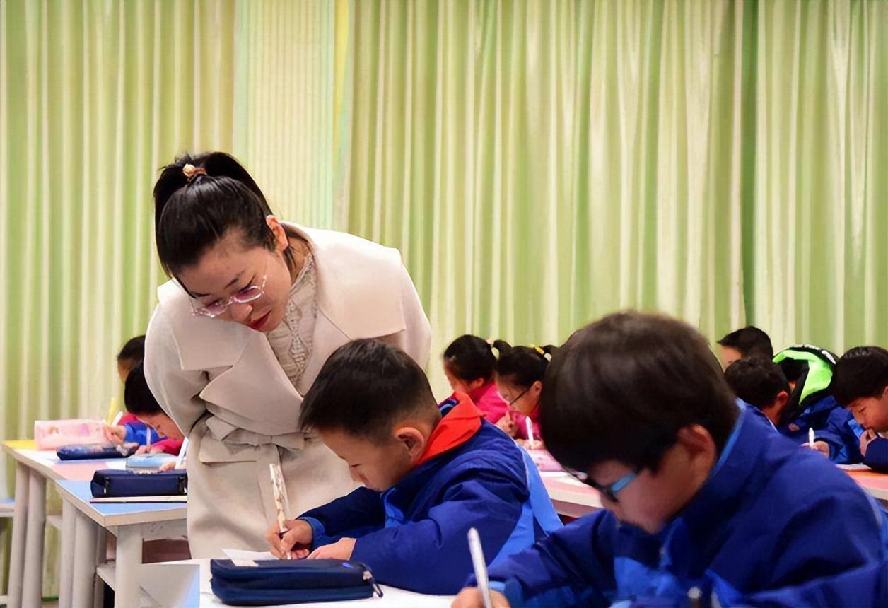 小孩说想放弃中考怎么办(学子躺平！教育焦虑导致孩子未来毁一生！)