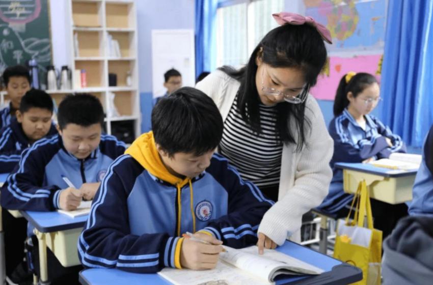 如何提升学生学习态度(8分逆袭！学霸秘诀揭秘，绝不认输的学习法！)