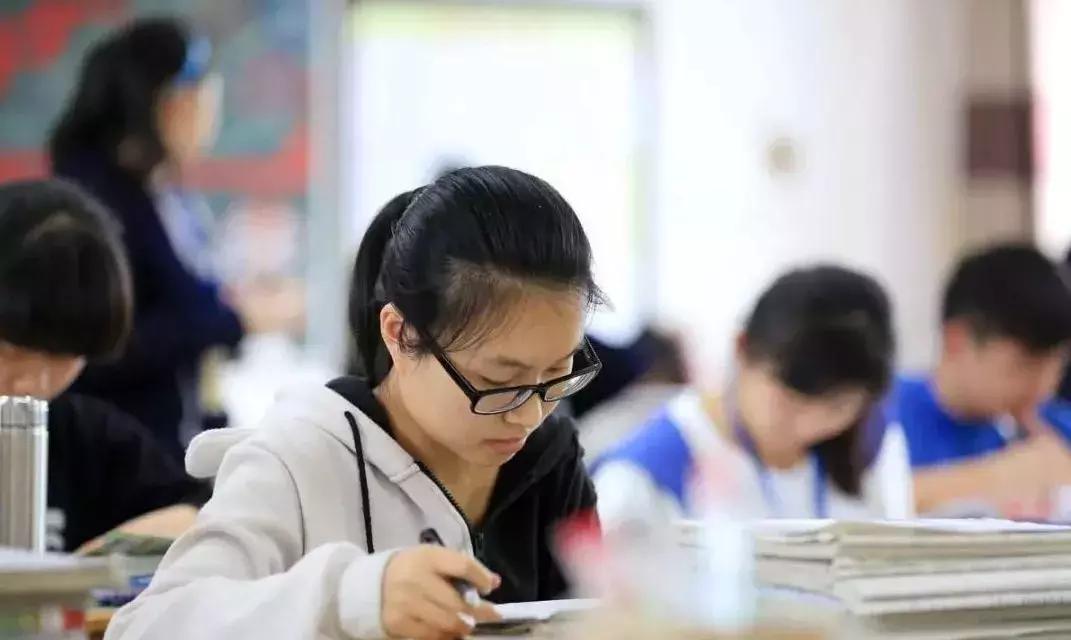 什么行为毁掉你的孩子英语(独家秘笈！洗脑神器让孩子英语发音纯正，刷牙歌词妙招大揭秘！)