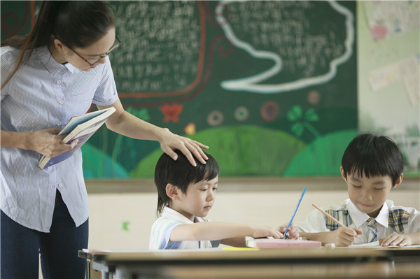 怎么学语文呢(《北大学长传授学霸秘诀：阅读名著成就人生独特视角》)