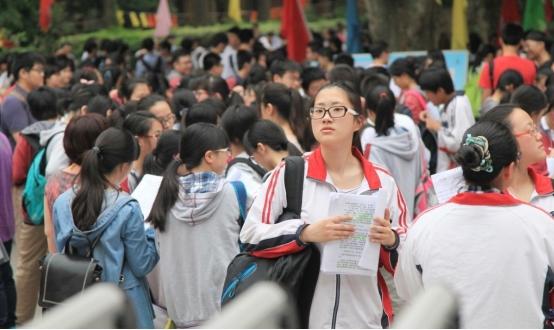 高考结束后大家都会有哪些感慨(高考结束后，父亲深情告诉孩子：考试只是人生的起点)