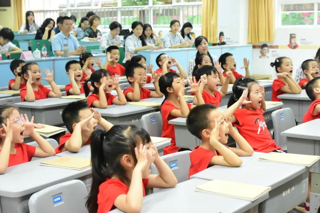 小学怎么快速提高语文拼音(小学拼音学习秘诀，让孩子轻松掌握拼音与阅读技巧！)