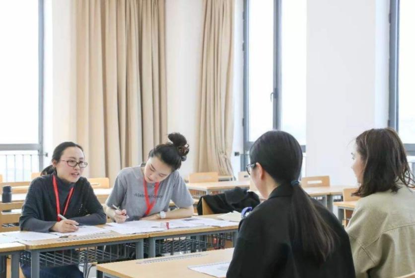孩子偏爱学英语说明什么(孩子热爱学英语背后，隐藏着这个大秘密)