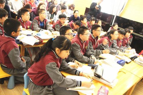 有哪些小学可以学英语(小学必学英语指南)