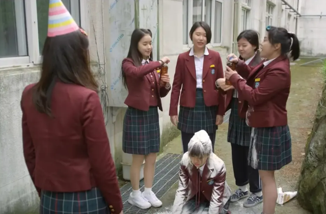 为什么有些初中女生不自爱(初中女生不自爱原因大揭秘)