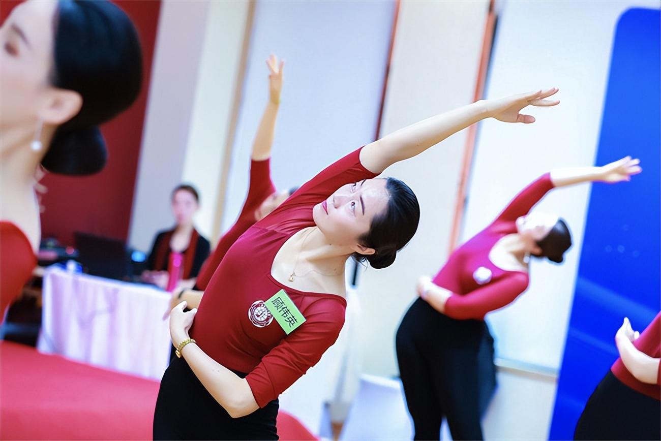 形体学习方法有哪些(零基础雕塑身形，这些学霸方法帮你get好身材！)