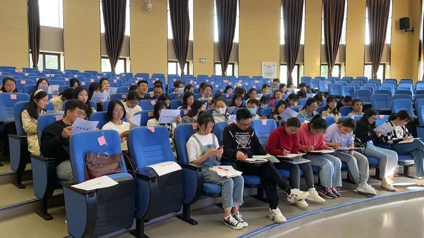 高一学生的学习态度怎么样(高一孩子吐槽学不会家长该怎么做高中生高一学习方法心态调整家长收藏孩子受益)