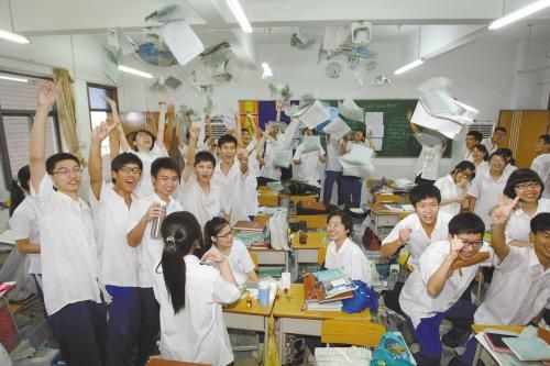 高中学习态度是怎么样的(解密高中学霸的学习态度，让你的学业轻松无压力)