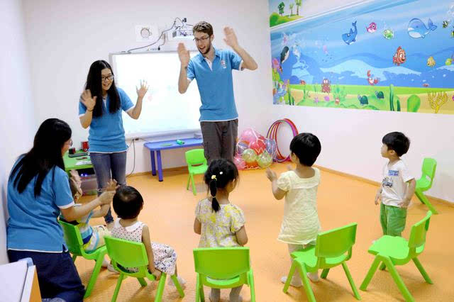 现代英语学习方法有哪些(揭秘英语学霸法宝，现代学习方法让你轻松驾驭英语)