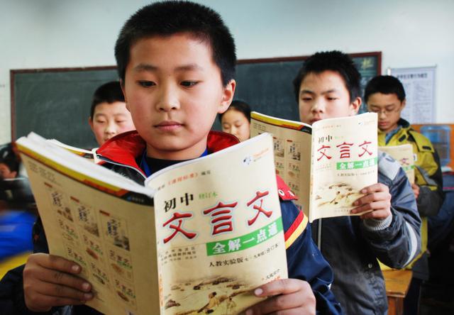 学生如何写作文开头(学霸都在用的拿分开头)