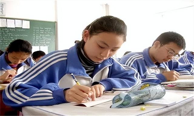 中考应有怎么样的学习态度(学霸的学习方法)