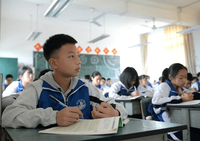 初中生放暑假做什么最有意义(初中生在暑假中度过有意义时光的建议)