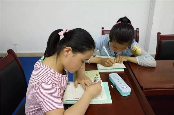 如何教会孩子写作(提高写作能力的策略)
