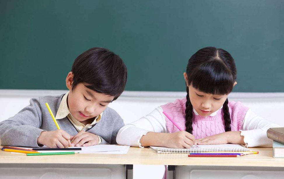 怎么说服小学生努力学习(鼓励小学生积极学习的方法)