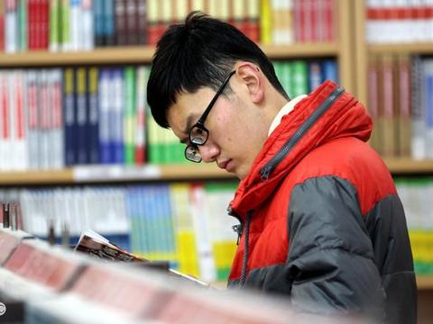 初一英语背课文有什么用(背诵课文的策略)