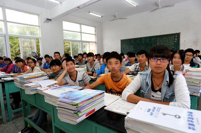 如何利用早自习的时间背古诗(进行古诗背诵的方法)