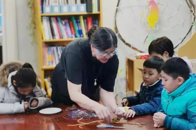 怎么让孩子学会做家务(帮助孩子学会做家务的方法)