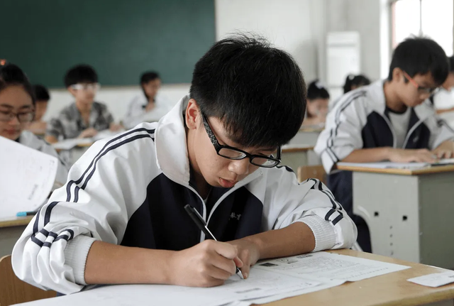初中到底怎么学(初中阶段更好学习的方法)