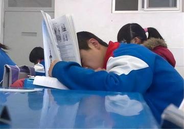 如何让作文思想深刻(增强作文思想深度的方法)