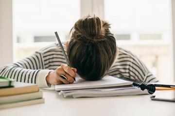 学习压力大怎么办(缓解学习压力的策略)