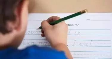 如何培养出孩子的信任感(增强信任感的策略)