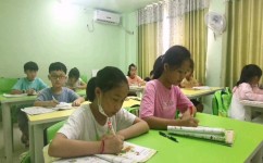 如何培养孩子端正学习态度(让孩子上课认真听讲)