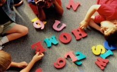 小学英语怎么提高英语听力(孩子英语听力得分技巧)