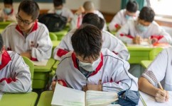 初中英语全解全练难度如何(必备教辅：五年中考三年模拟推荐，适合成绩好！)