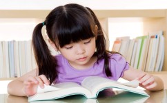 怎么开始提高孩子的语文(揭秘高分语文学霸的绝学：精读四步法＋泛读九千万字密技)