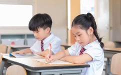 孩子学英语锻炼什么(零基础妈妈的省钱英语启蒙秘籍，三年内轻松打破语言困境！)