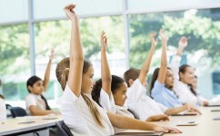 初中数学哪个题好做点(惊爆！根号下3.6和4.9的秘密，答案出人意料！)