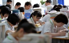 语文改革该怎么学(2024年义务教育语文教材改革或陷难题？老师吁重视学生兴趣)