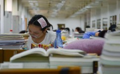 往哪里走英语作文初中(揭秘绝美公园攻略，畅游游泳娱乐，尽享惬意时光！)