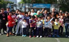 小学怎么能练好足球英语(足球英语小学攻略)