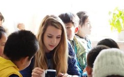 哪个女孩笑得很甜甜的英语(最甜笑女孩辨识)