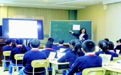 如何指导六年级作文(作文达人亲授六年级指导：高效方法助力写作巅峰)