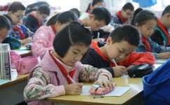 父母如何与叛逆期的孩子相处(父母有效地与叛逆期的孩子相处的方法)