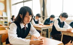 如何提高孩子课堂表现(帮助孩子在课堂上表现得更好的策略)