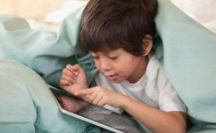 如何帮孩子戒掉电子设备瘾(减少对电子设备依赖的方法)