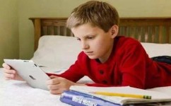 怎样控制孩子玩手机(管理孩子使用手机行为的策略)