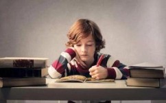 如何学会接住孩子的情绪(接住孩子情绪的方法)