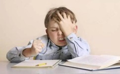如何处理孩子厌学情绪(处理厌学情绪的建议)